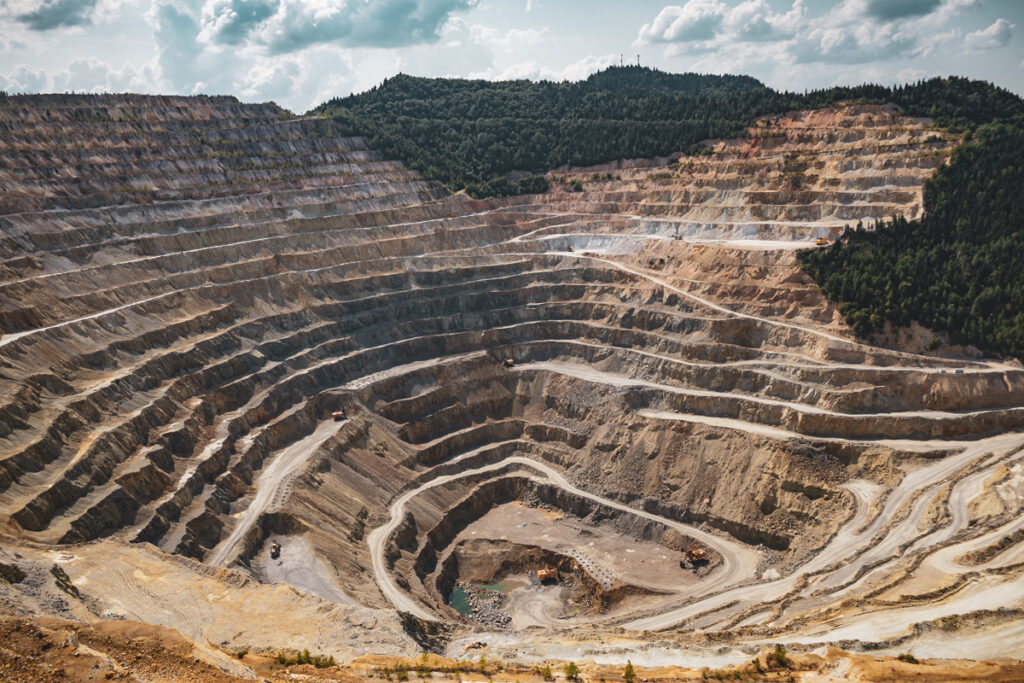 photo | mining-excavation-on-a-mountain